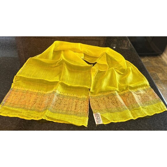 Vintage Scarf Yellow & Gold 100% Pure Silk Gold Thread Floral Pattern Handwoven - Picture 8 of 10